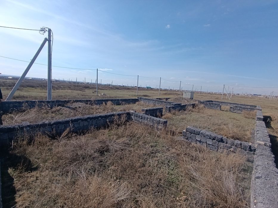 Продам 10 соток с материалом