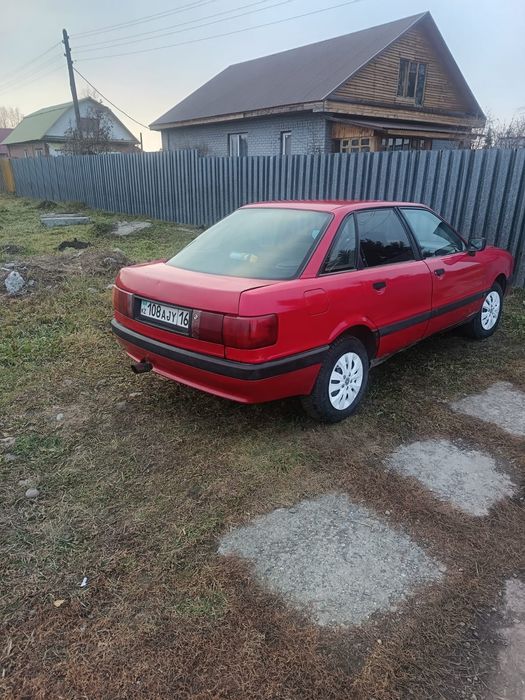 Машина АУДИ 80 ,механика