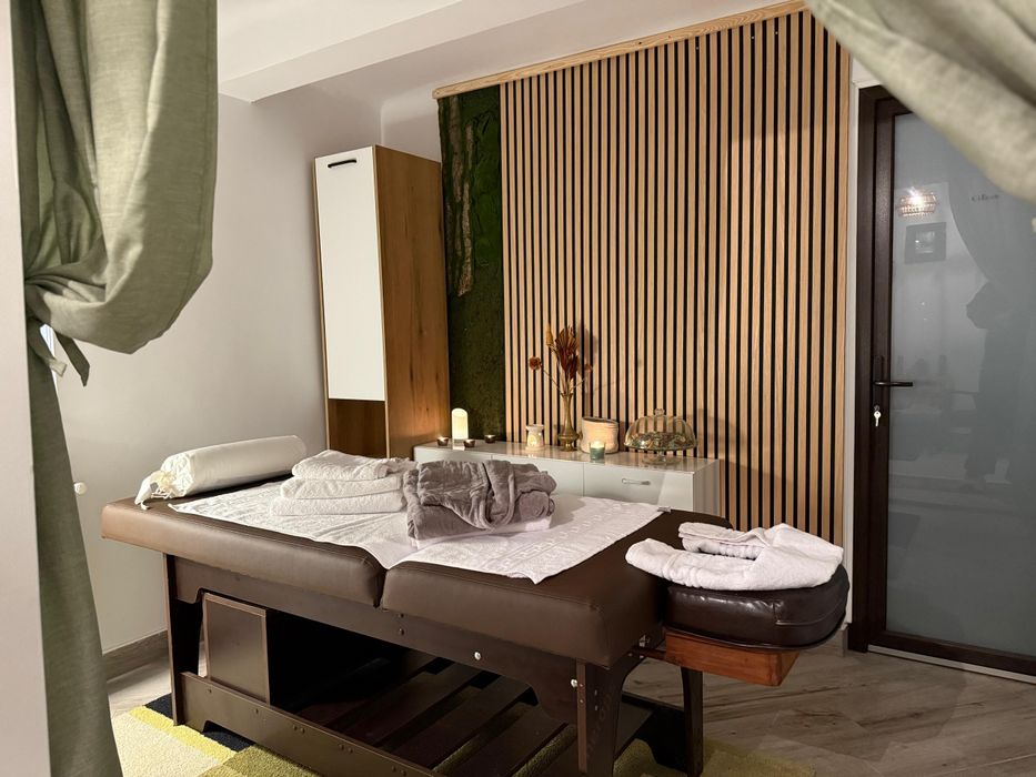 Pat  masaj fix salon + set complet prodoape si halate