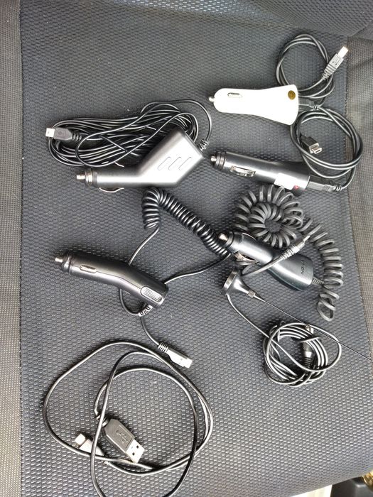 Încărcător auto telefon