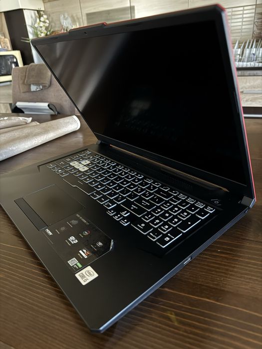 Laptop ASUS TUF F17, 17.3", i5 Gen 10, 16GB RAM, 512GB SSD, Impecabil
