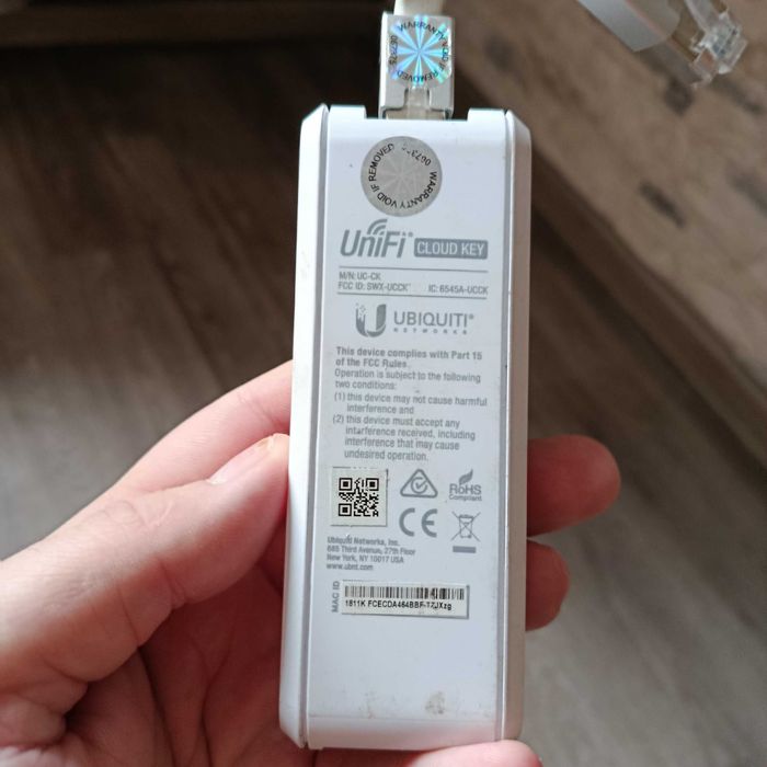 Контроллер Ubiquiti UniFi Cloud Key