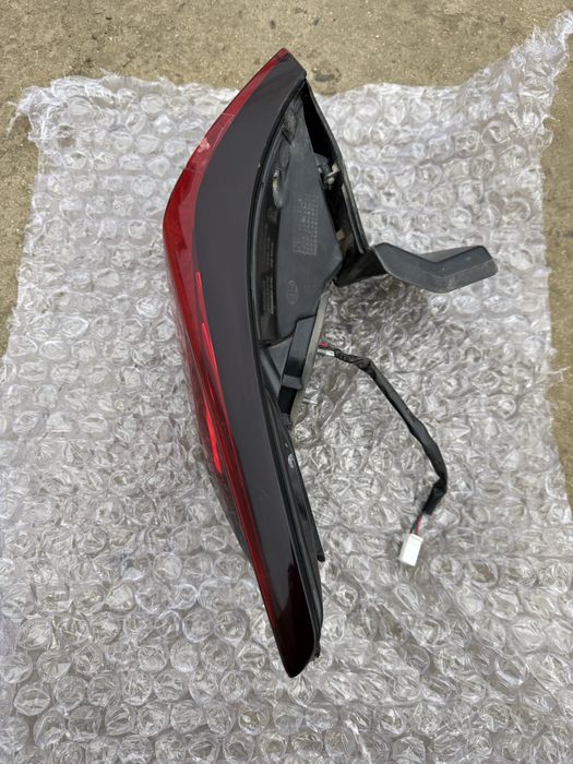 Задний фонарь правая