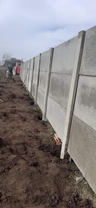 Gard de beton simplu fără model