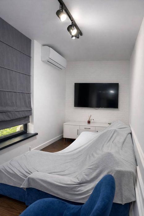 Срочно  Продаётся  Космонавте 1/3/5 с мебелью техникой евро ремонт !