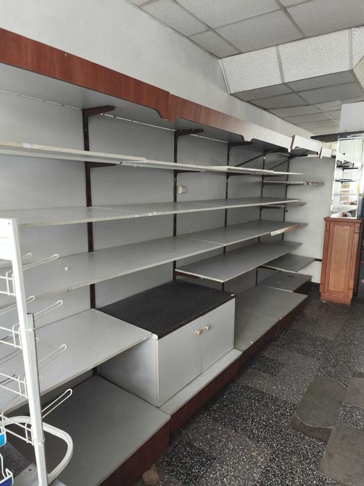 Продава цялостно обордуване за Супермаркет