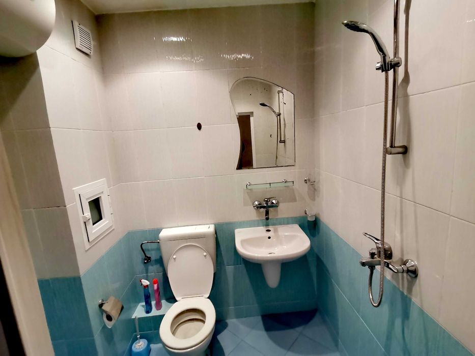 Дава се под наем Двустаен апартамент в Бургас, Лазур - 60 кв.м за 255 € - Снимка #3