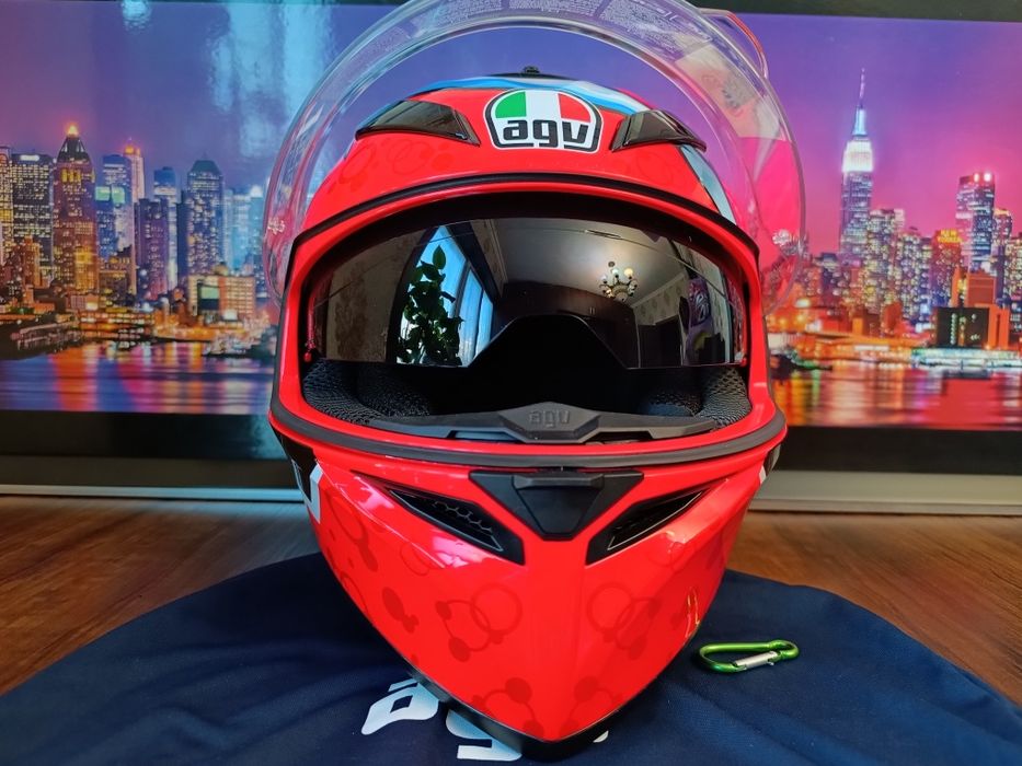 Мото шлем от итальянского бренда AGV