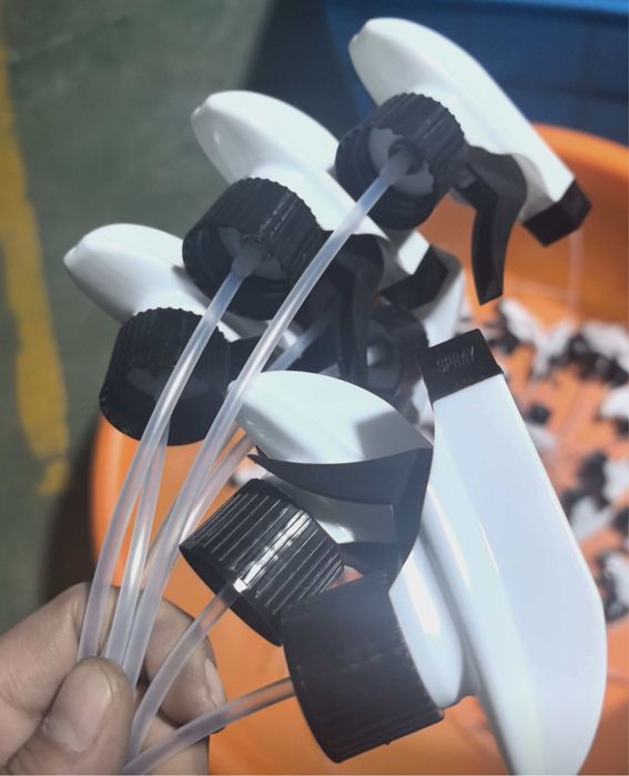 Триггеры распылители чёрные, чёрно-белые