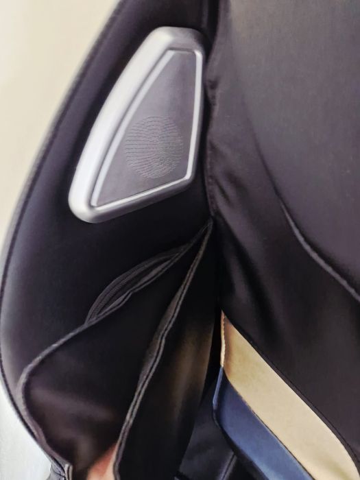 Массажное кресло