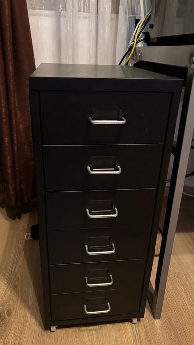 черно нощно шкафче IKEA