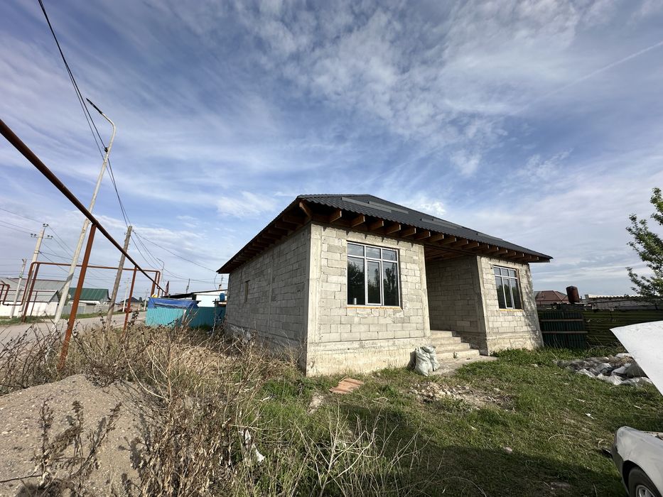 продам дом под черновой
