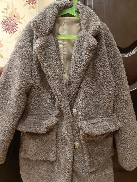 Продам шубку Тедди на девочку примерно 9 -10 лет.