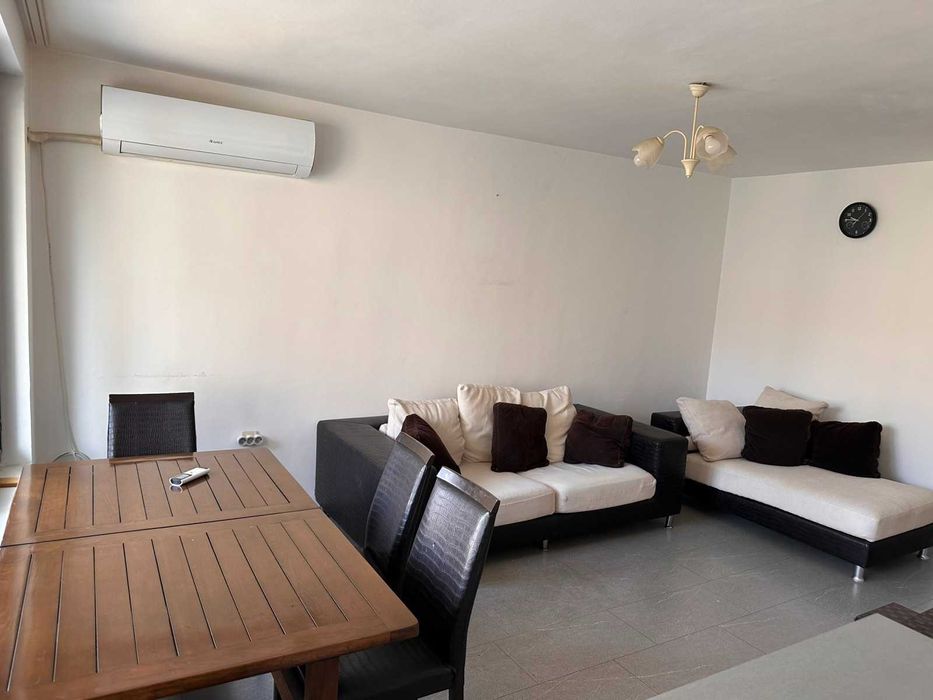 Дава се под наем Тристаен апартамент в Варна, Център - 120 кв.м за 820 € - Снимка #1