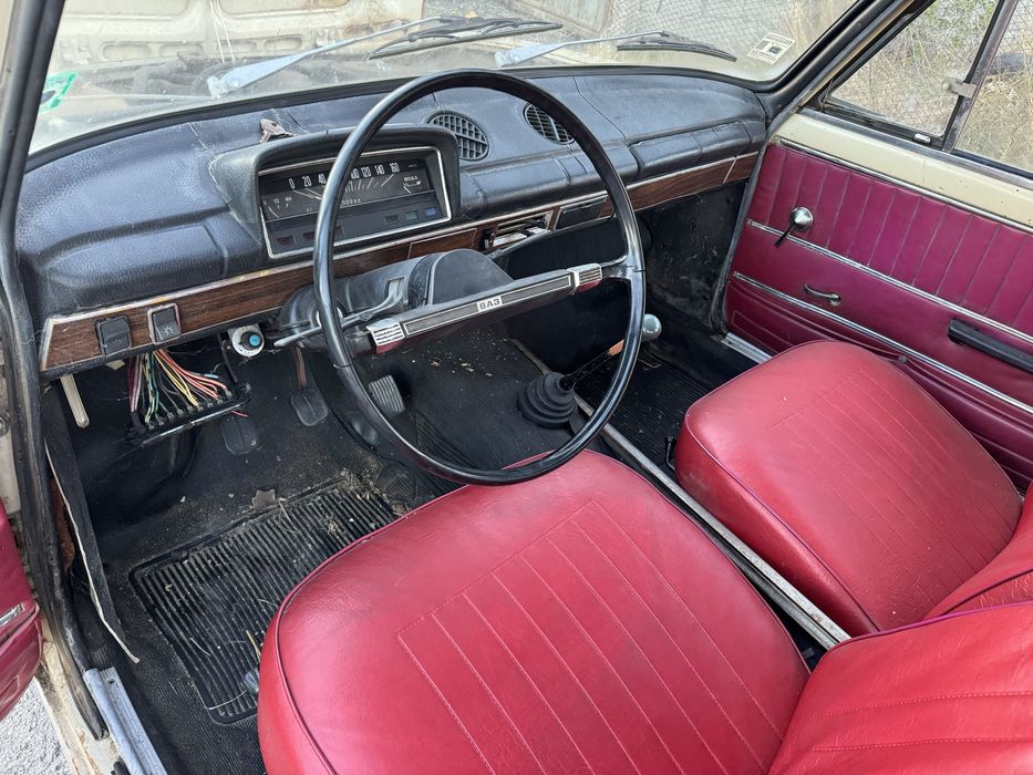 Lada2101/Лада 2101/Жигули на части може и цяла доста запазена.