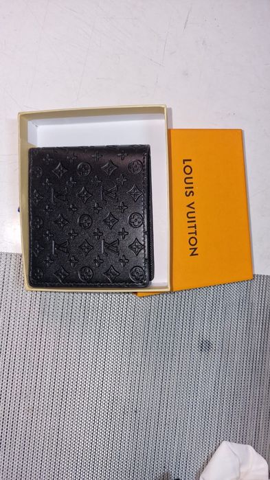 Portofel      LV