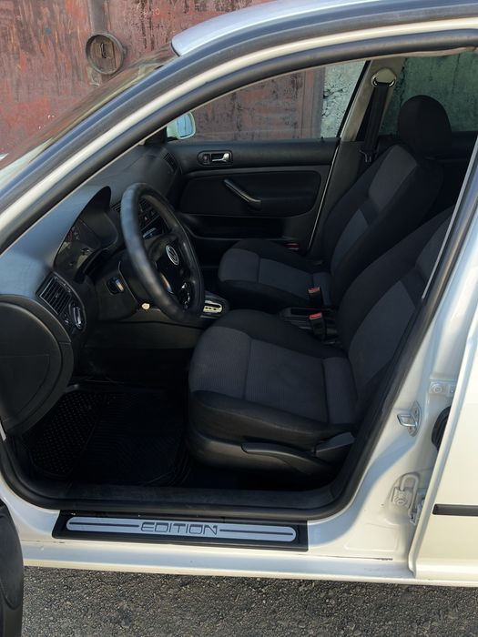 Volkswagen Golf-4