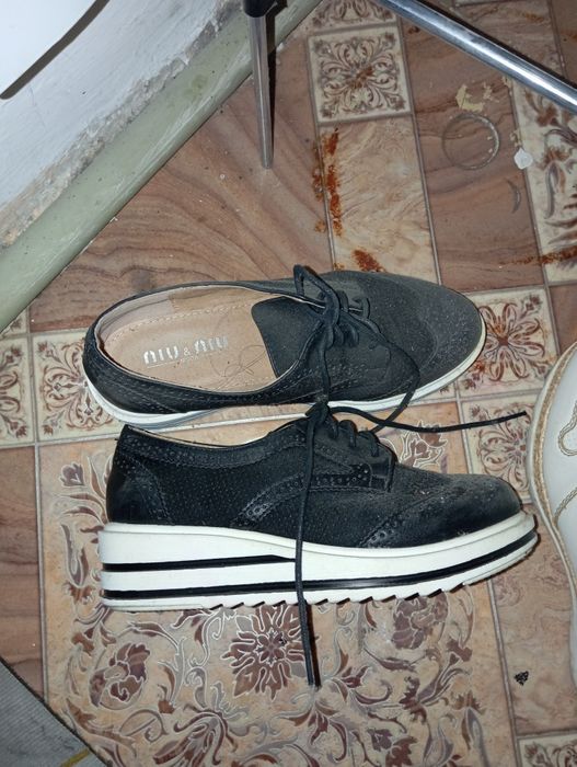 Продам женскую обувь