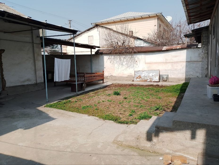 Ховли сотилади мирободда