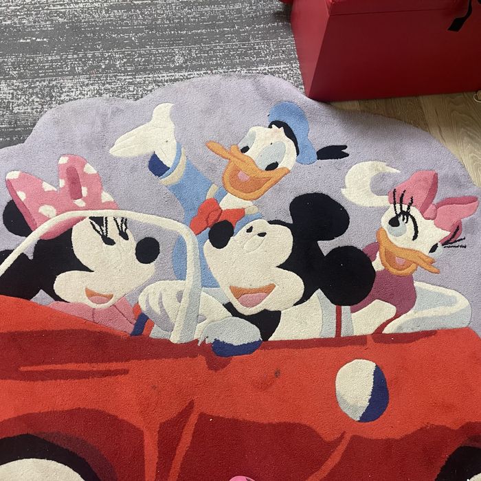 Килим за детска стая с мики маус