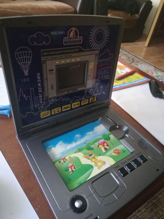 Детский обучающий компьютер