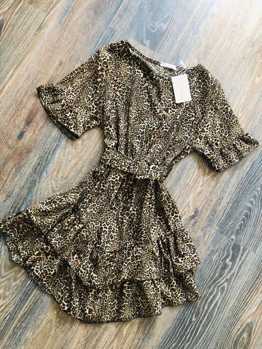 Rochita animal print cu croi in V