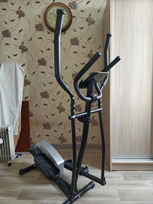 Эллиптический тренажёр.