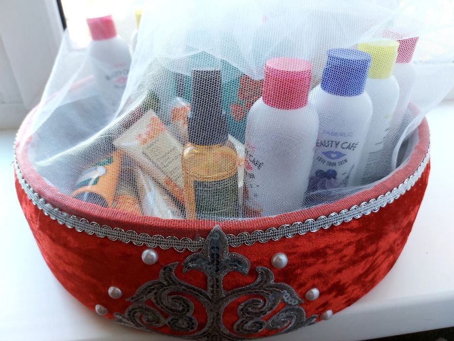 Готовый коржын  красный