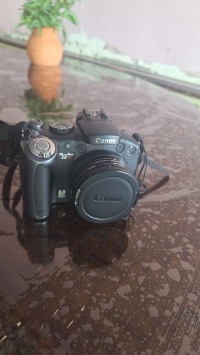 Canon  camera   8.0 mp