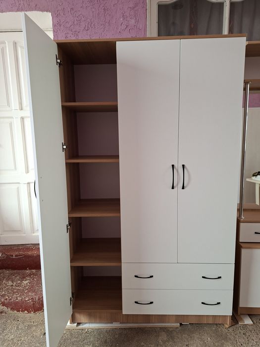 Шифонер новый, ламинат