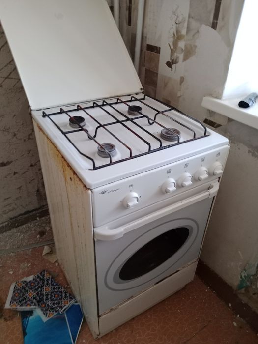 Продам газ плиту