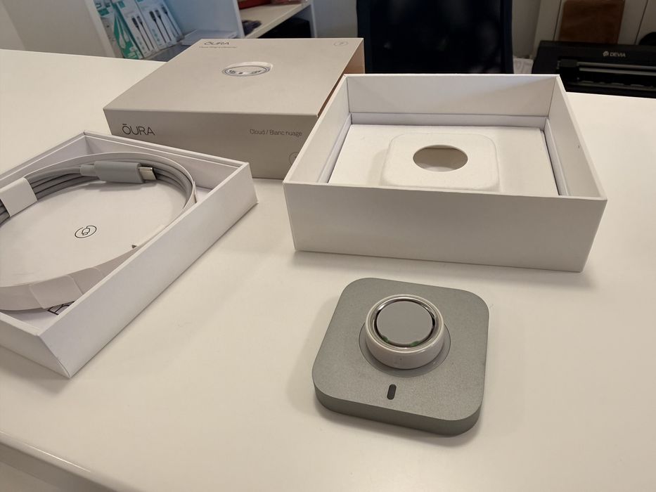 Продавам Oura Ring 4 Ceramic, размер 7