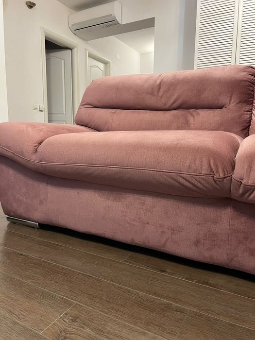 Vand 2 canapele in stare foarte buna