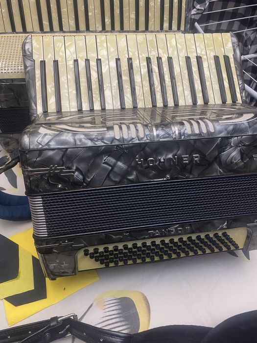Acordeoane Hohner si armonica