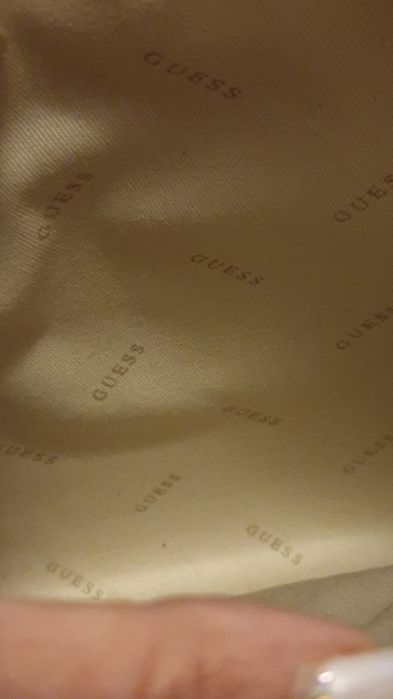 Уригинален клъч GUESS от Милано. Луи Вютон нова.