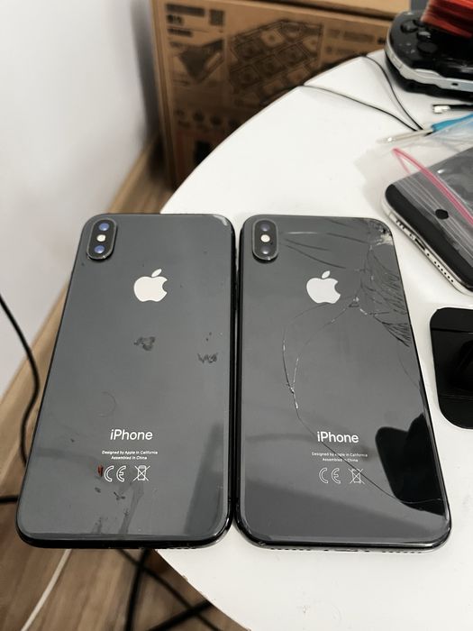 Doua Iphone X de piese
