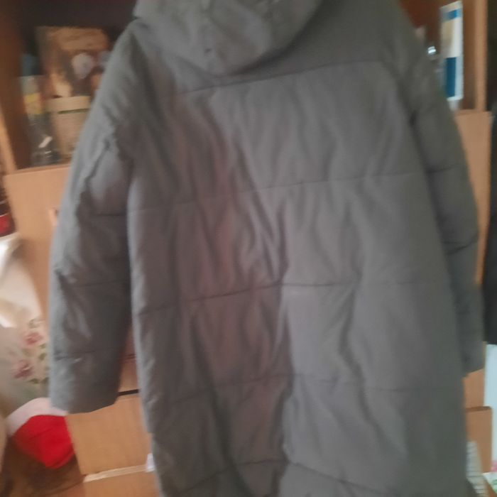 Продам пуховик и платья