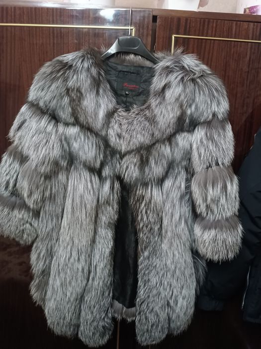 Продам песцовую шубу