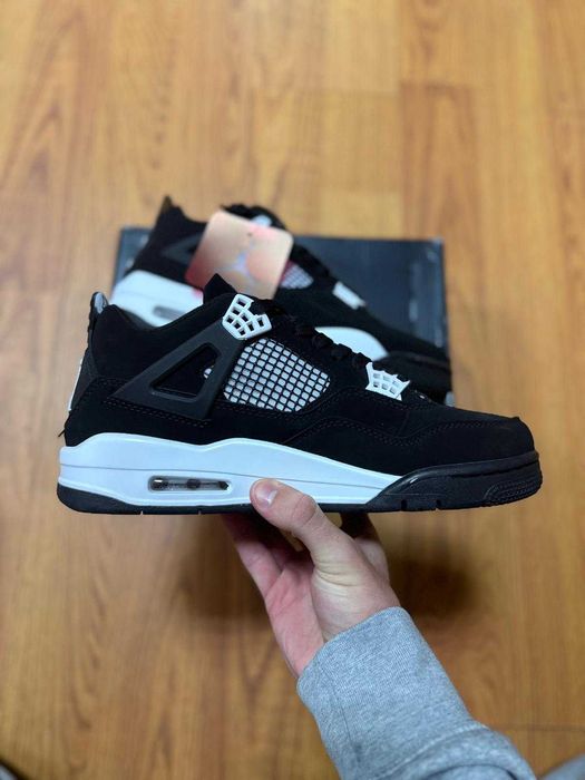 #PREDARE PERSONALA# Nike Air Jordan 4 White Thunder Editie Limitata