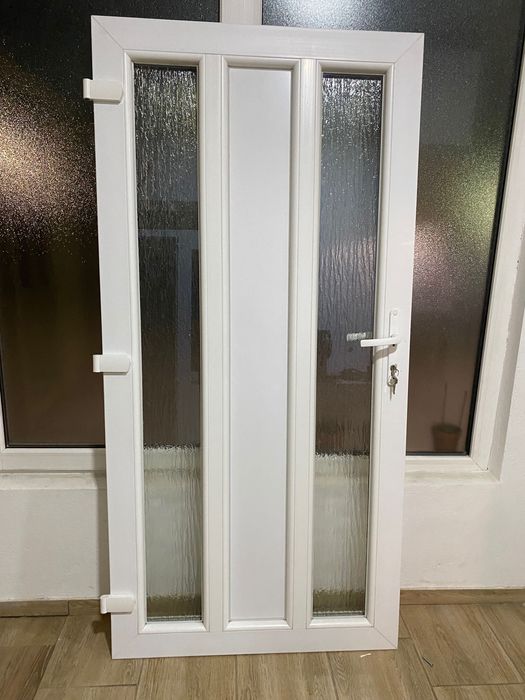 Ușa exterioară termopană