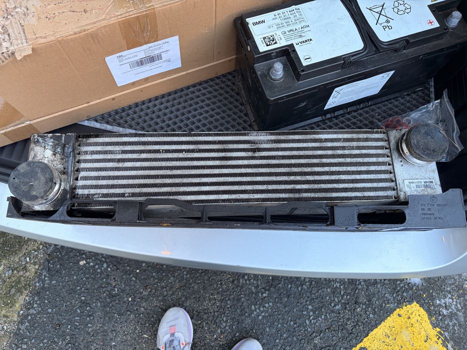 Интеркулер БМВ 535d BMW 7791909 + скоба