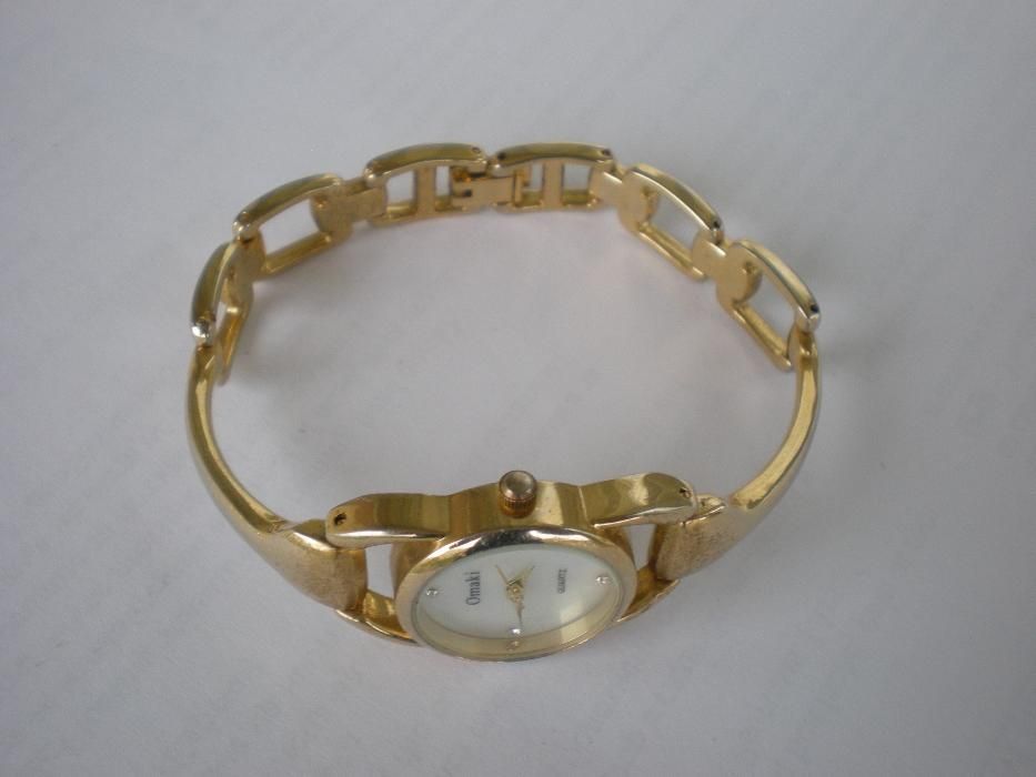 часовник гривна златиста