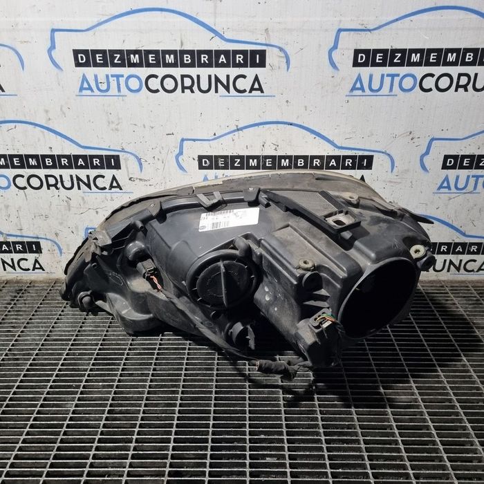 Far Dreapta Mercedes ML W164 Facelift 2008 - 2011 SUV 4 Usi (1072) Fara xenon ...