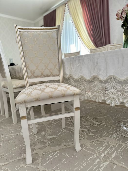 Продается Стол+стулья (12 шт) состояние идеальное