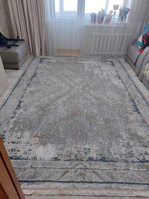 Продам Ковёр ...