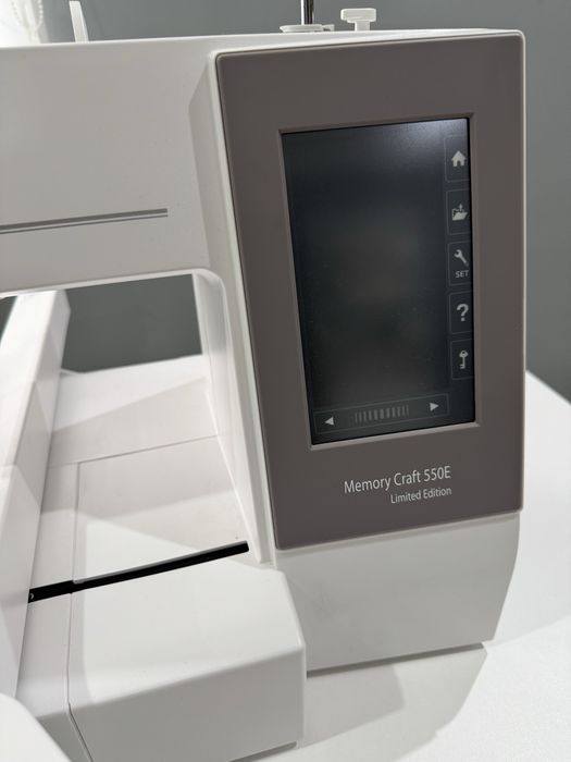 Вышивальная машина Janome Memory Craft Е-550