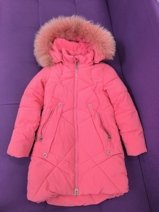 Продам зимнюю куртку для девочки