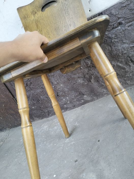 Продам стол из хорошего дерева