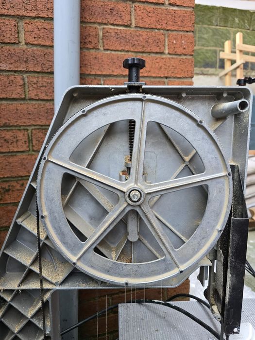 Fierastrau cu banda Dewalt dw3401