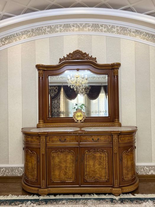 Мебел хитой сотилади